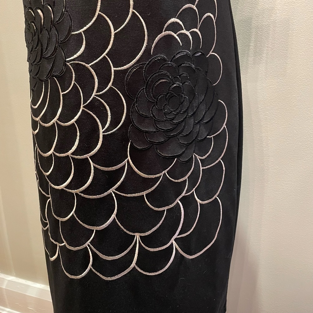 CARTISE * Chrysanthemum Appliqué Shift Dress BNWT - Picture 7 of 16